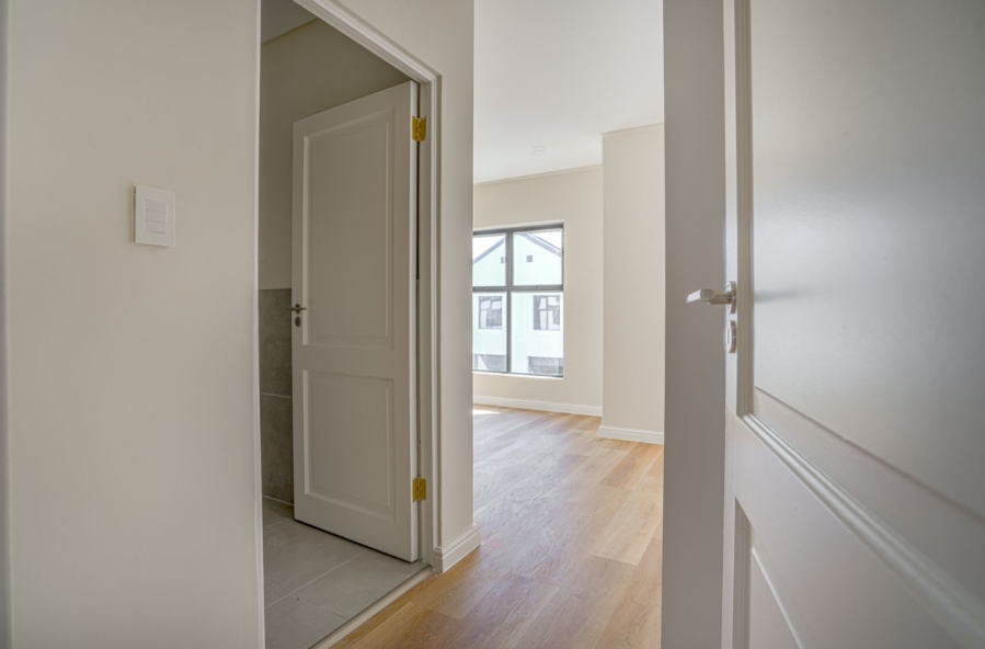 To Let 3 Bedroom Property for Rent in Sandown Western Cape